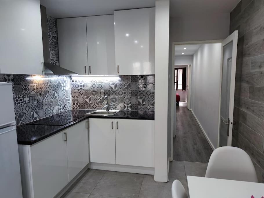 Torre Dos Clerigos Apartment Порту Екстер'єр фото